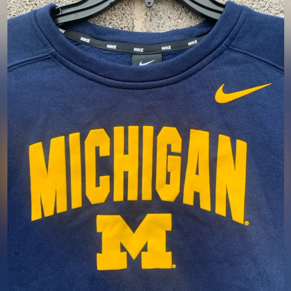 Michigan Wolverines Nike Pullover Sweatshirt Women’s Medium Navy Fleece Campus - Picture 3 of 11